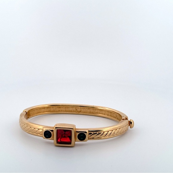 Swarovski gold tone hinged bracelet with ruby and emerald colored crystals - Picture 3 of 8